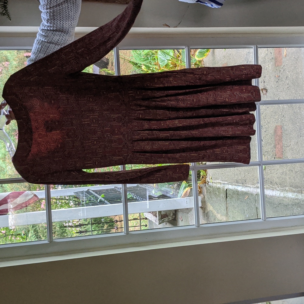Peruvian Connection Brand, Size M,made in Peru.Ikat print, scoop neck,